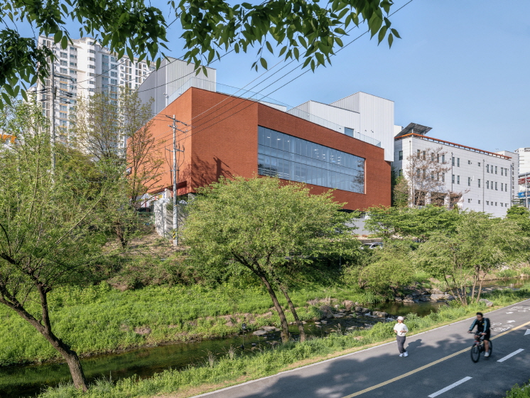 성복동 판매시설